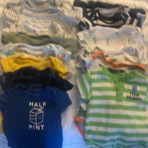 🐣2 for 30🐣16 onesie boys!
